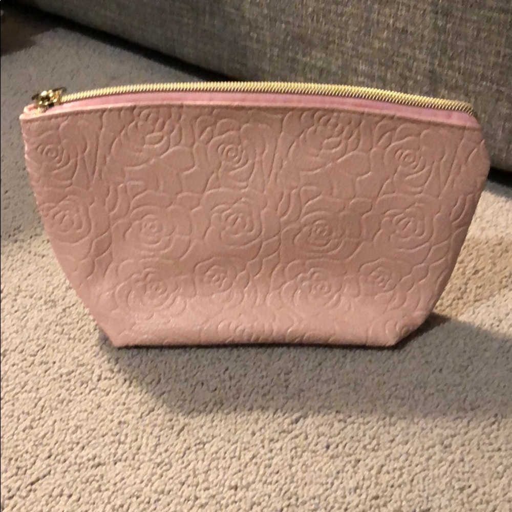 Makeup Bag! - Picture 2 of 4